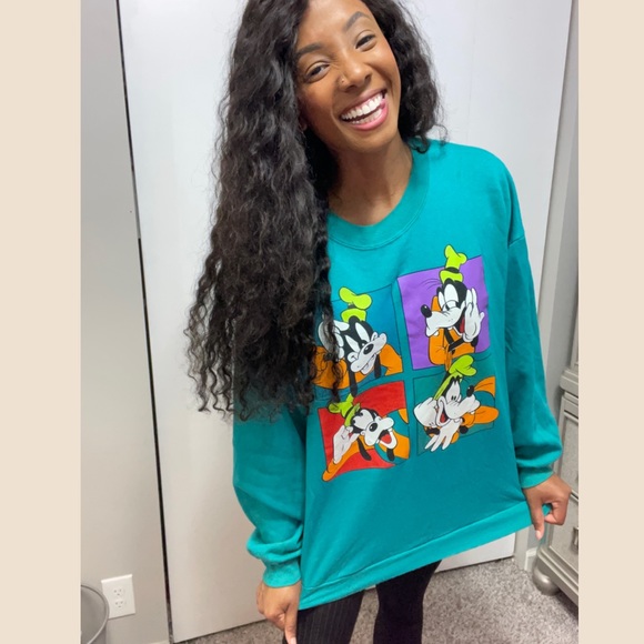 Disney Designs Original!
Goofy sweatshirt - Picture 4 of 5
